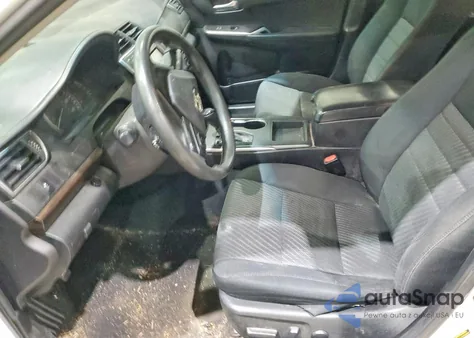 2015 Toyota Camry Le z USA, uszkodzony, nr VIN 4T1BF1FKXFU106779